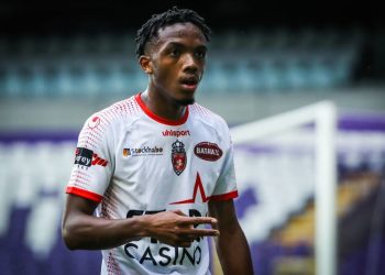Saint-Trond annonce la prolongation d’Eric Junior Bocat