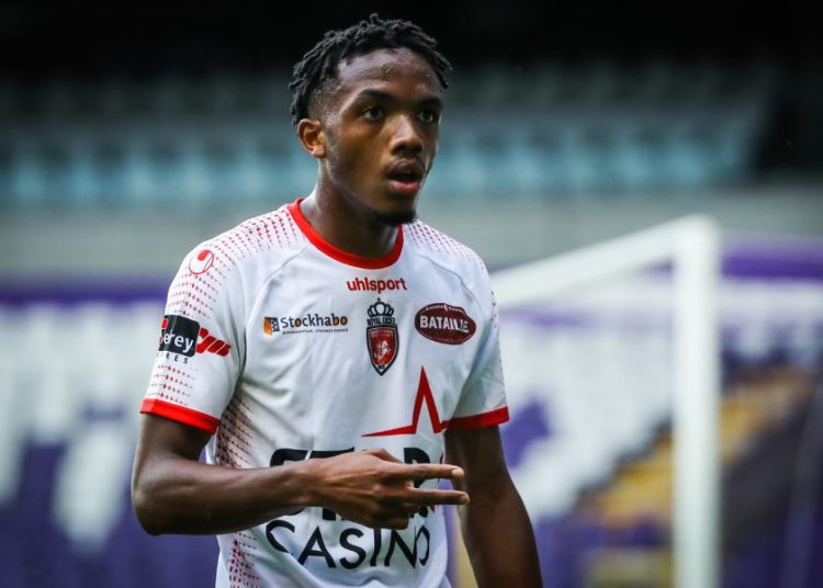 Saint-Trond annonce la prolongation d’Eric Junior Bocat