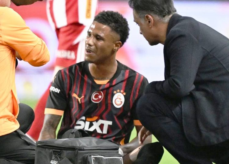 Blessure inquiétante pour Ismail Jakobs lors du match contre Antalyaspor