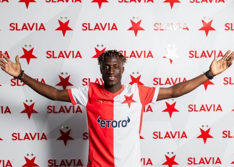 Youssoupha Sanyang s’engage avec le Slavia pour cinq ans